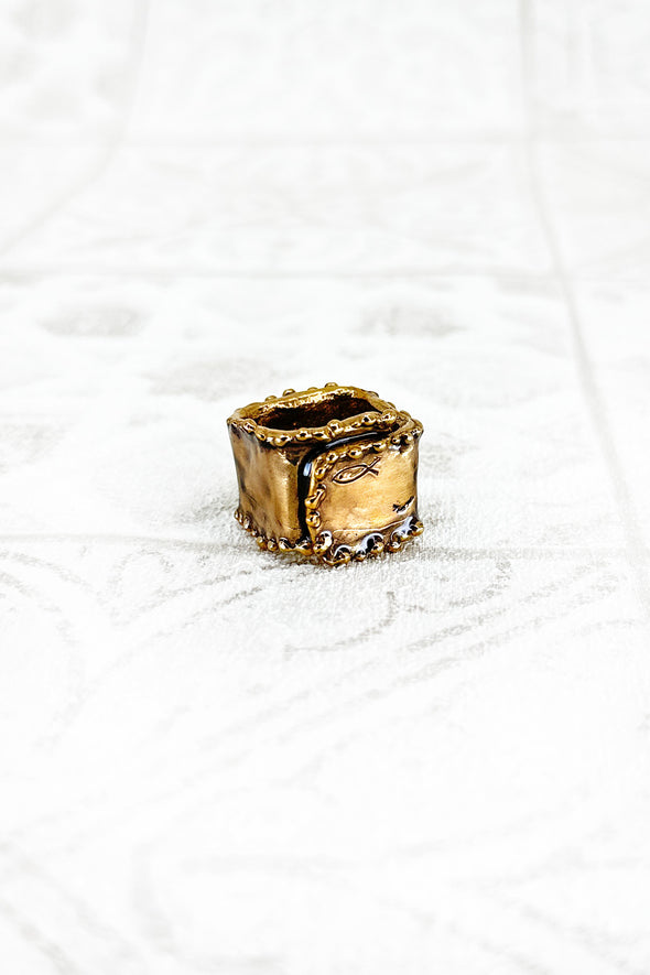 Busta Ring