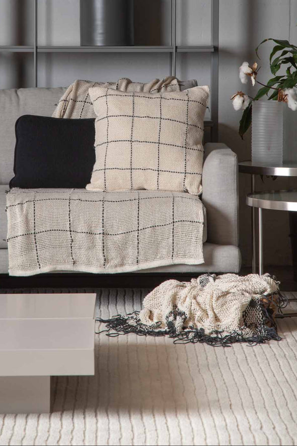 Boca De Leao Cushion - Natural / Black Leather