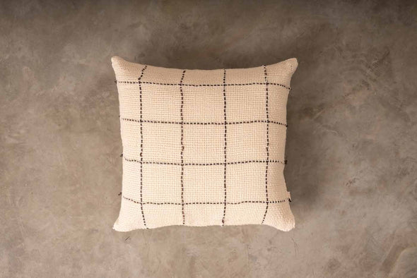 Boca De Leao Cushion - Natural / Black Leather