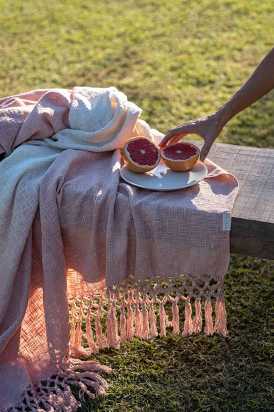 Comprometida Throw - Antique Rose Ombré